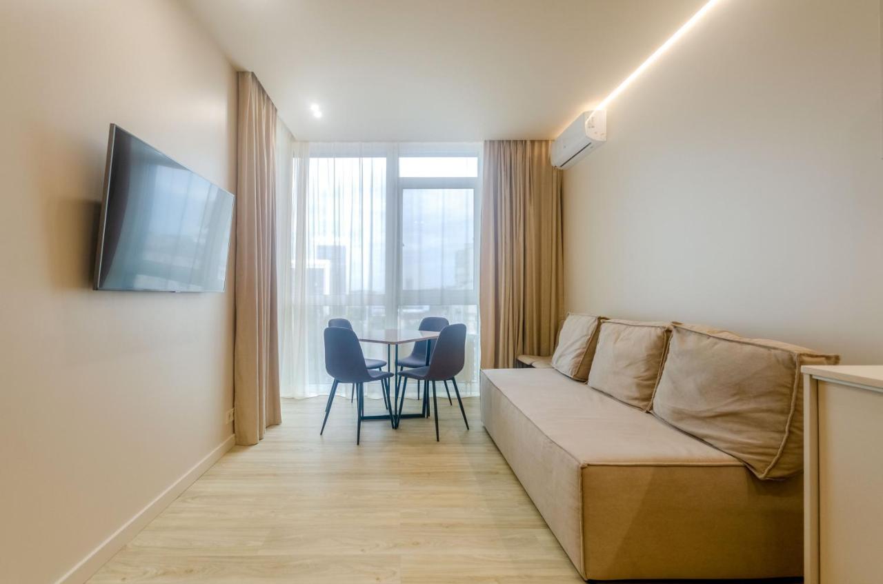 Petrovdom 85-141-122-38 Apartments In The Rc "French Quarter" Kyiv Exterior photo